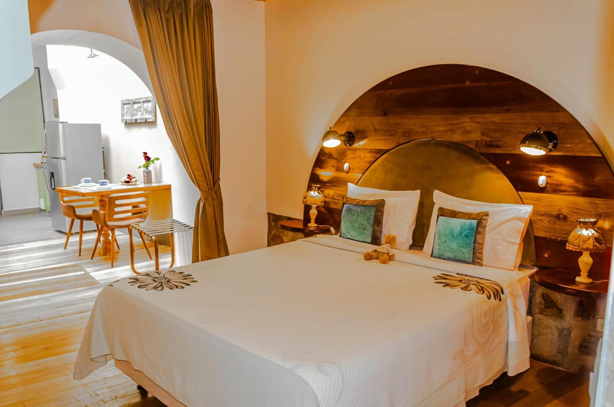 Old Town Quito Suites, Heritage Boutique Hotel, Where Every Detail Tells A Story Dış mekan fotoğraf